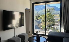2 Or 1 Bed Luxury Flat - George Mountain View With Pool